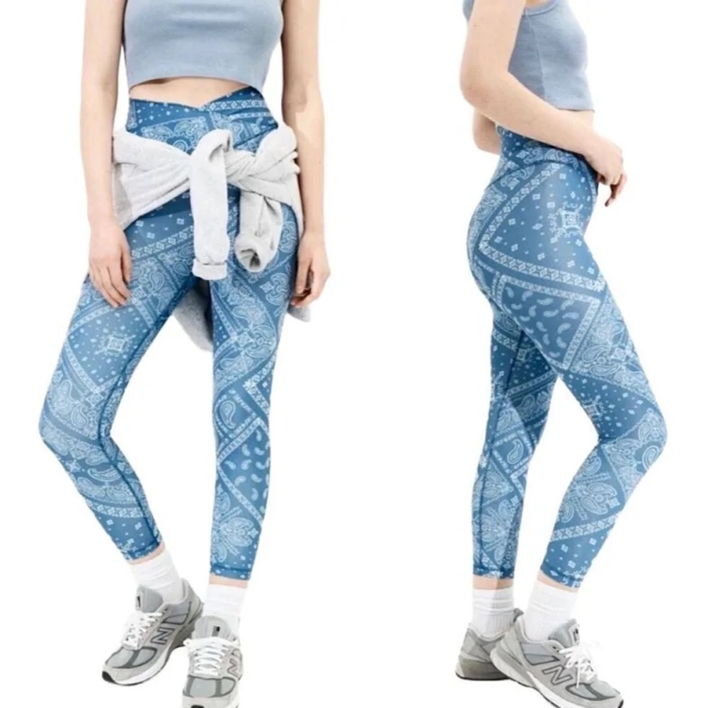 American Eagle Outfitters blue bandana leggings